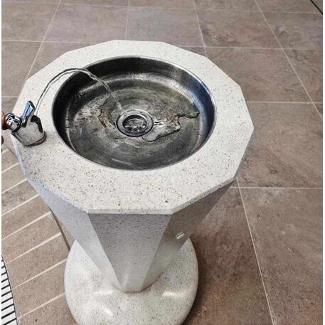 Drinking water fountain made of concrete 'Ø50xH/90cm / BS-256'