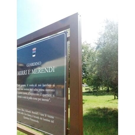 Information stand / Display board 'Vision 130x130cm'