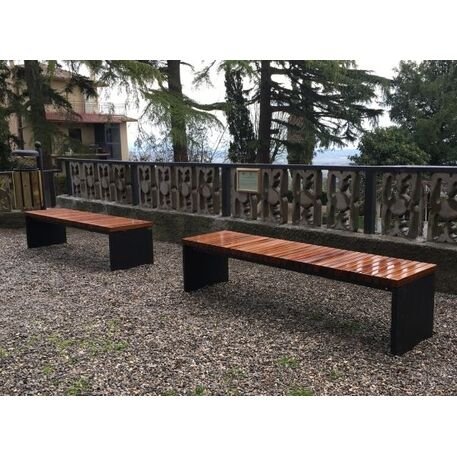Metal bench 'Brema'