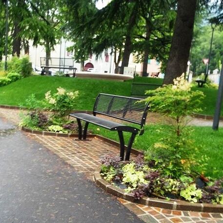 Metal bench 'TAURI'