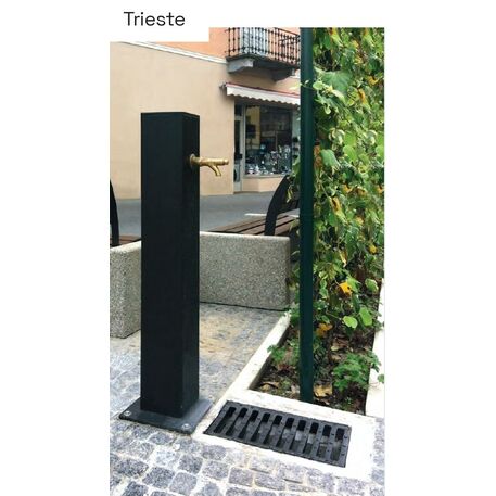 Outdoor drinking fountains of metal 'Trieste Square'