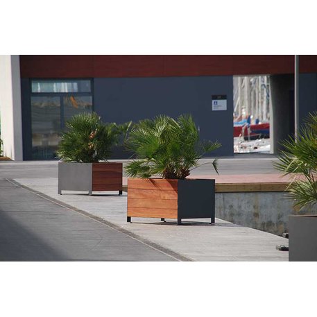 Blumentopf aus Metall 'Urbe'