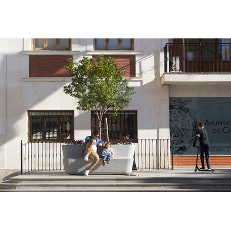 Pflanzkübel + Bank aus Beton 'Binaria'