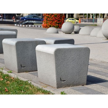 Betonbank ohne Rückenlehne 'Navan'
