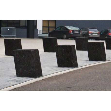 Poller aus Beton '30x30x40cm'