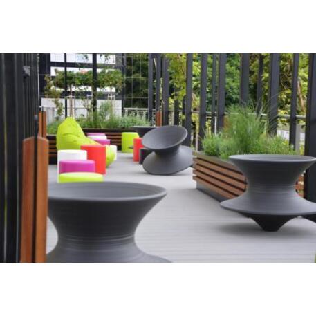 Metal bench + flower pot 'STF/19-02-29_02MDL'